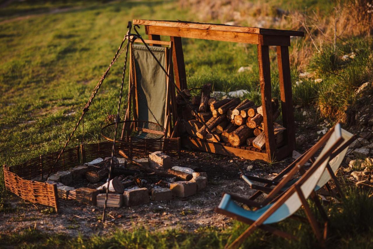 Jurty Z Widokiem, Prywatna Balia- Dzikolas Glamping Krasnobród المظهر الخارجي الصورة